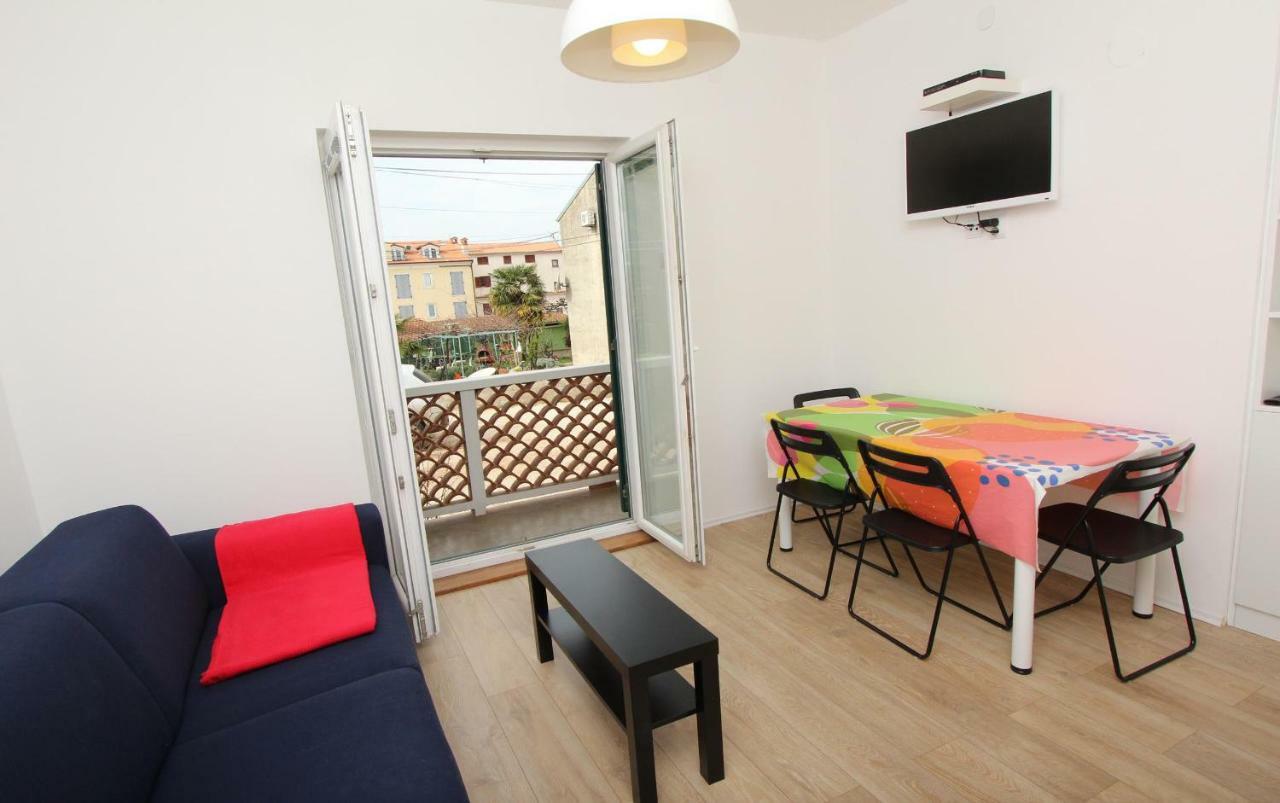 Apartments Paris 罗维尼 外观 照片