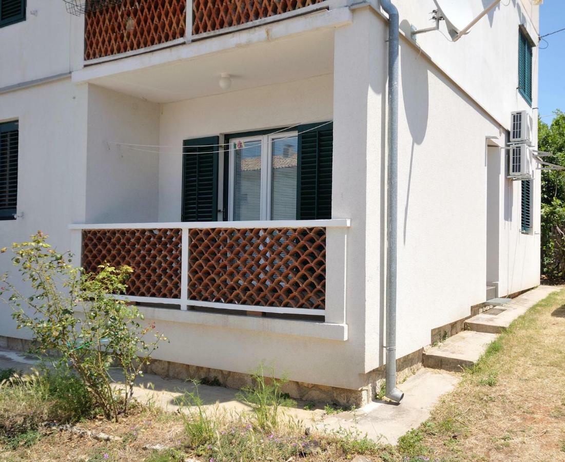Apartments Paris 罗维尼 外观 照片
