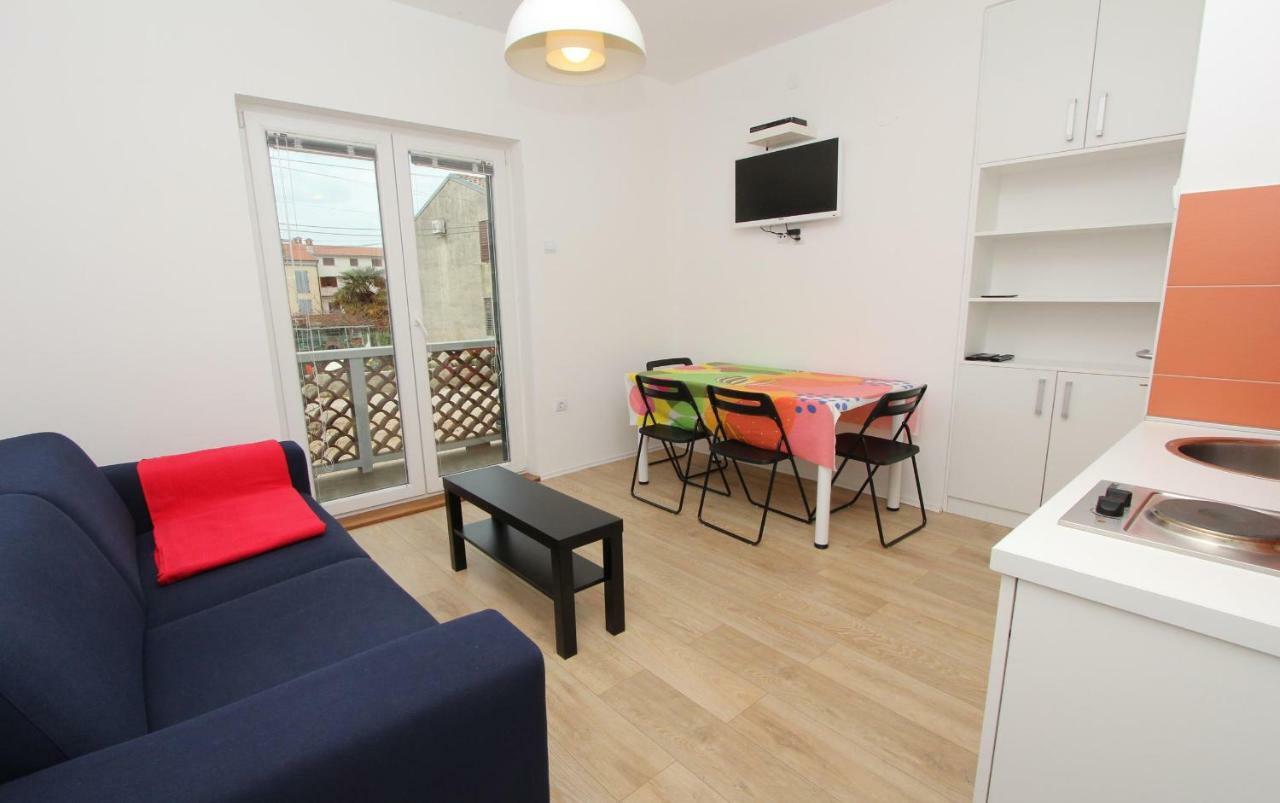 Apartments Paris 罗维尼 外观 照片