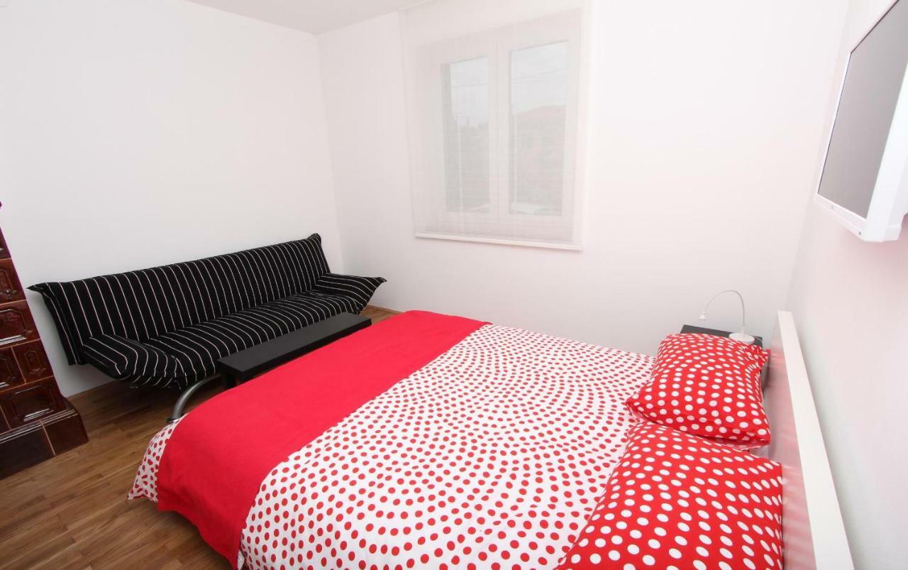Apartments Paris 罗维尼 外观 照片