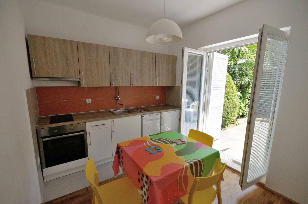 Apartments Paris 罗维尼 外观 照片