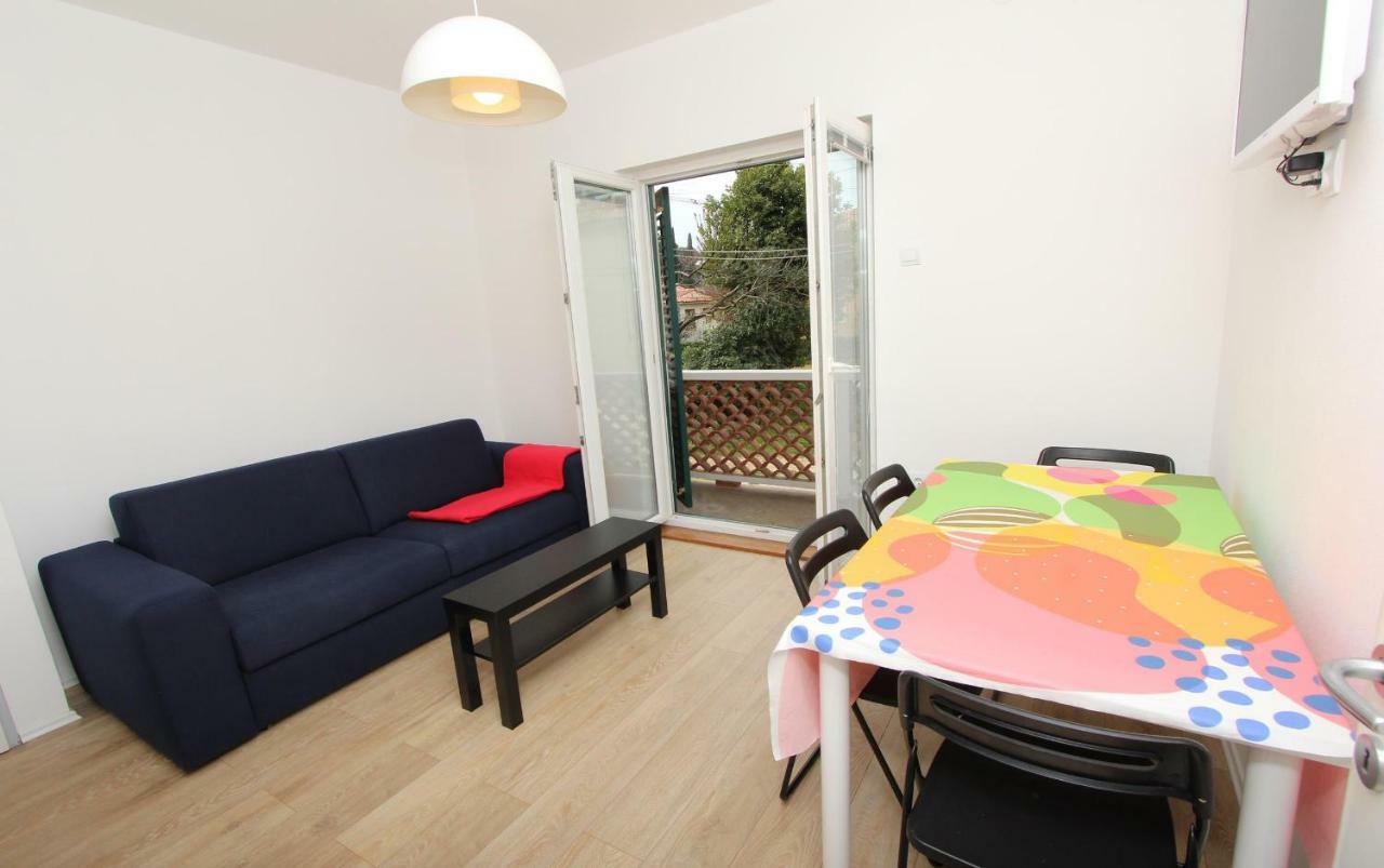 Apartments Paris 罗维尼 外观 照片
