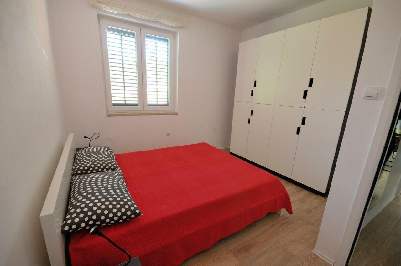 Apartments Paris 罗维尼 外观 照片