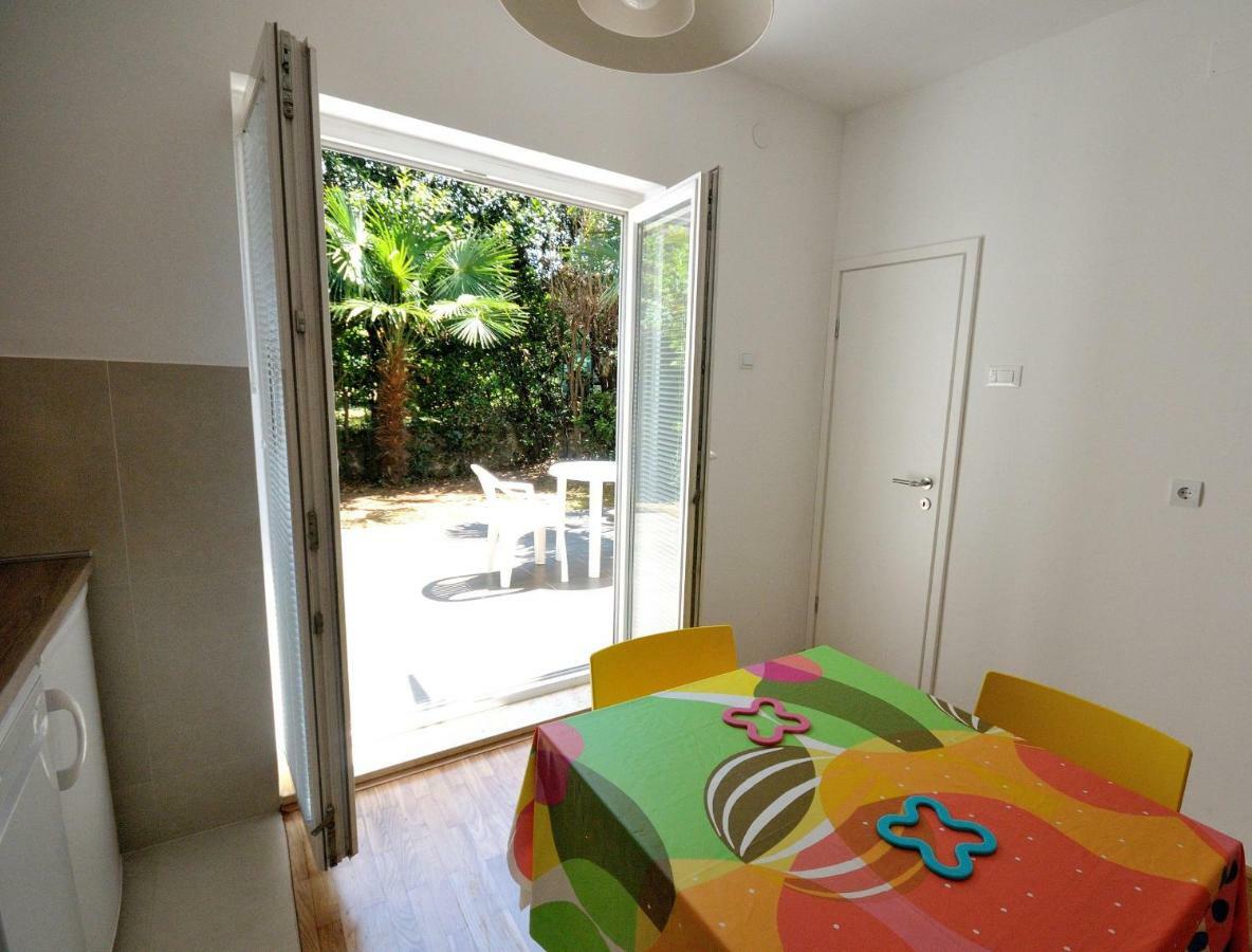 Apartments Paris 罗维尼 外观 照片