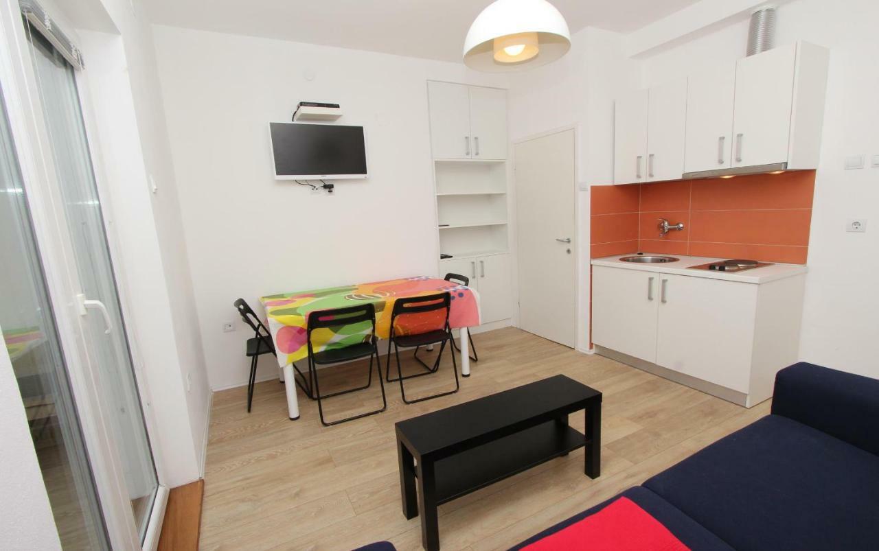 Apartments Paris 罗维尼 外观 照片